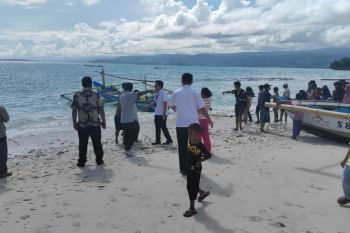 Tim SAR gabungan cari warga yang tenggelam di Pantai Labuhan Jukung Krui