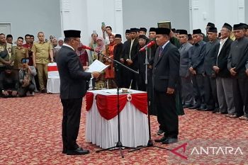 Rismal Hadi jabat Sekda baru Pemkot Bukittinggi, ini pesan Wako Ramlan
