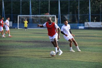 Sriwijaya FC trial dua pemain asing asal Uzbekistan dan Prancis