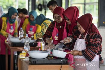 Lomba memasak menggunakan kompor induksi