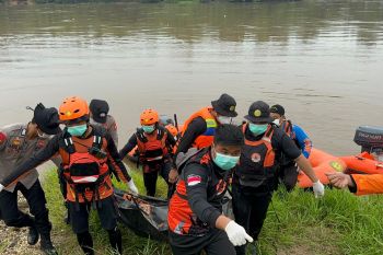 Tim gabungan temukan dua korban kapal motor tertabrak tongkang