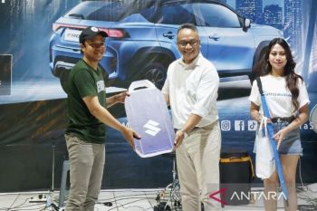Pembeli Suzuki Fronx di Kalteng resmi terima unit
