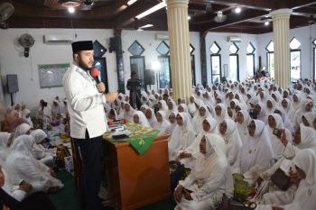 Wako Fadly Amran hadiri kegiatan Sumarak Islam bersama Majelis Taklim Indonesia Kecamatan Koto Tangah