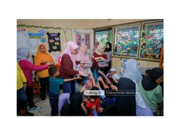 TP PKK berikan trauma healing bagi anak korban banjir di Mataram