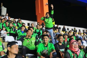 Antusiasme ratusan driver Gojek saksikan Final Piala Presiden 2025