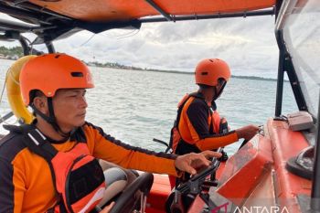Tim SAR masih cari 10 penumpang kapal terbalik di Selat Sipora Mentawai