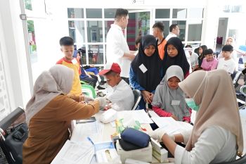 Pemprov Sulteng periksa kesehatan bagi 200 siswa Sekolah Rakyat