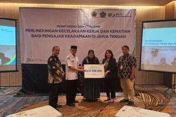 BPJS Ketenagakerjaan serahkan santunan JKM bagi pengajar keagamaan