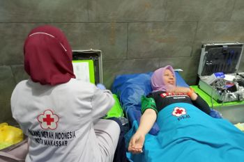 OJK Sulselbar gelar donor darah untuk kemanusiaan