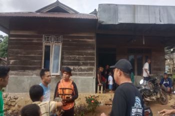 Warga Dusun Guluk Guluk Mentawai sukarela tolong dan rawat penumpang kapal karam