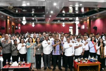 Gubernur NTT mendorong Pemkab Manggarai percepat cetak KTP eletronik