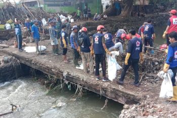 Perbaikan jembatan rusak akibat banjir di Mataram siap ditender