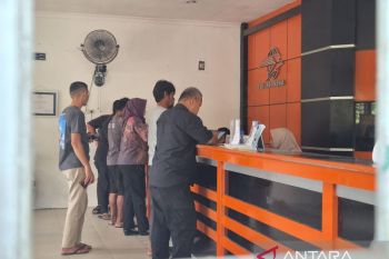 Kantor Pos Sungailiat salurkan BSU kepada 3.591 orang pekerja