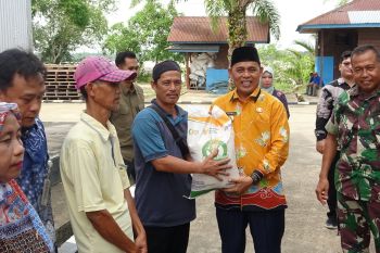 27 ribu masyarakat Inhil terima bantuan beras