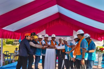 Pemprov-Sulteng resmikan jaringan listrik di Desa Olu Sigi