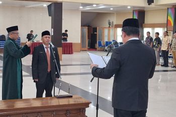 Hendri Yani dilantik sebagai Pj Sekda Belitung Timur