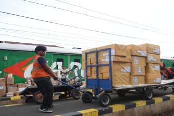Angkutan barang KAI Daop 6 Tumbuh 15 persen pada Semester 1 2025, dorong logistik ramah lingkungan