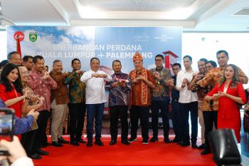 Penerbangan perdana AirAsia rute Palembang-Kuala Lumpur berjalan sukses, okupansi tembus 95 persen