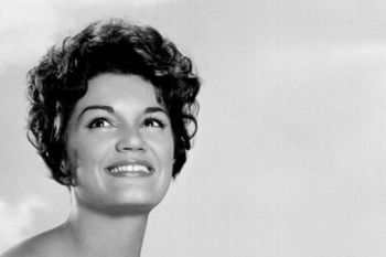 Connie Francis, Ikon Lagu "Pretty Little Baby", Tutup Usia