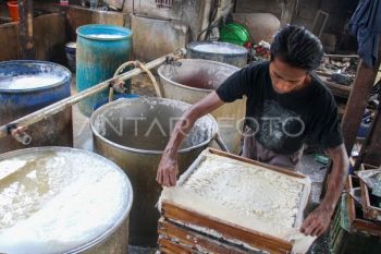 Indonesian tofu, tempeh producers struggle amid global price shocks
