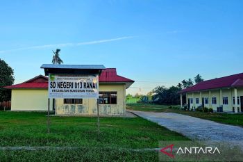 Pemkab Natuna ajak para ayah antar anak di hari pertama sekolah