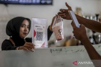 YLKI urges businesses not to reject cash payments amid digital shift