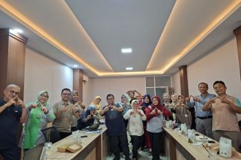 Alumni Unand carikan solusi beragam permasalahan di Sumbar lewat diskusi panel