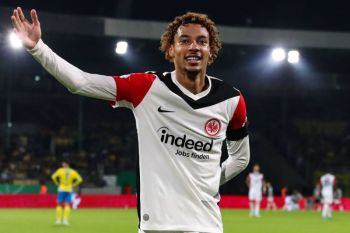 Liverpool datangkan pemain anyar Hugo Ekitike dari Frankfurt