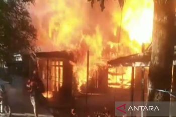 Empat rumah warga di Kapuas ludes terbakar