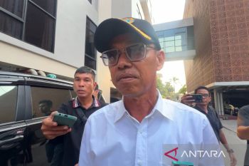 Mantan Bupati Rohil Afrizal Sintong diperiksa terkait dugaan korupsi PI dari PHR