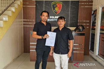 Terlantar di Malaysia, jamaah Umrah lapor ke Polresta Bukittinggi