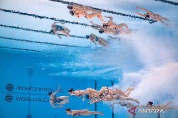 Begini kekompakan atraksi perenang artistik di Kejuaraan Akuatik Dunia