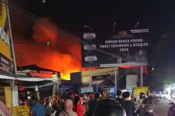 Pasar Inpres Manonda Palu terbakar