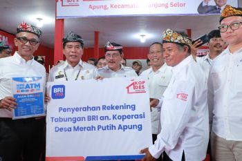 Gubernur Kaltara Resmikan Koperasi Merah Putih Percontohan Desa Apung Dan Kelurahan Selumit