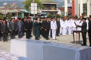 Bupati Lampung Barat lantik 13 pejabat pimpinan tinggi pratama