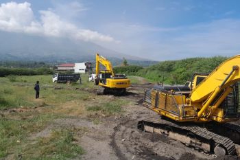 Pemprov Sumbar keruk bendungan terdampak banjir lahar dingin Marapi