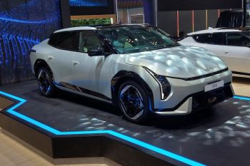 Kia menghadirkan sedan listrik terbaru EV4 di GIIAS 2025