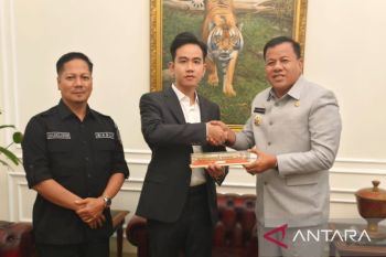 Bertemu Wapres Gibran, Bupati Suhardiman Amby undang ke kota jalur