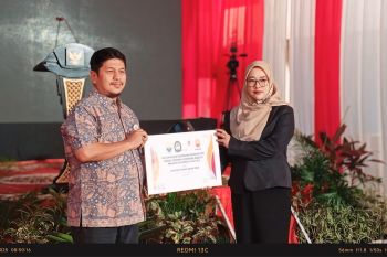 Terima Bantuan Pendidikan dari SKK Migas PetroChina, Kepala Sekolah SLBN Tanjab Timur Ucapkan Syukur