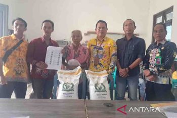 Sebanyak 2.191 warga Gunung Mas terima bantuan pangan beras