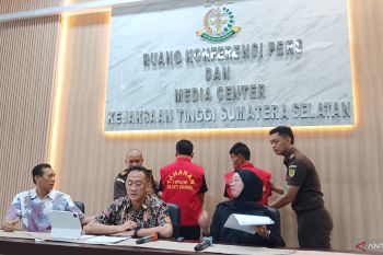 Kejati tetapkan 2 tersangka dalam kasus OTT di kantor Kecamatan Lahat