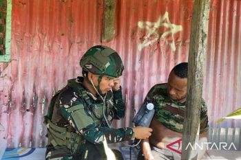 Satgas Yonif 521/DY melakukan Cek Kesehatan Gratis warga Elelim Yalimo