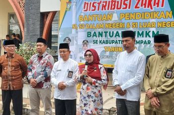 Pemda Kampar beri bantuan pendidikan kepada 1153 mahasiswa,