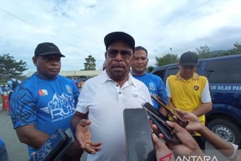 Bupati Jayapura imbau masyarakat tak memalang sekolah
