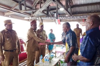 Bupati Jayapura gencar turun kampung dengar aspirasi warga