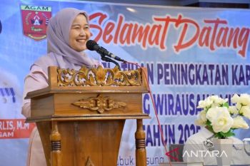 Pemkab Agam latih pemuda agar bisa bersaing dunia usaha