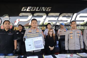 Ayah bejat ini ruda paksa anak kandung
