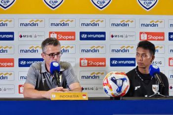 Vanenburg kehabisan suara, absen dalam jumpa pers usai Garuda tekuk Thailand