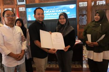 Puluhan UMKM di Solo terima sertifikasi halal gratis