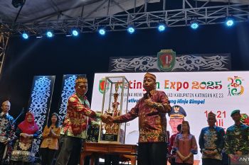 Katingan Hilir Pertahankan Gelar Juara Umum Festival Budaya PHS 2025